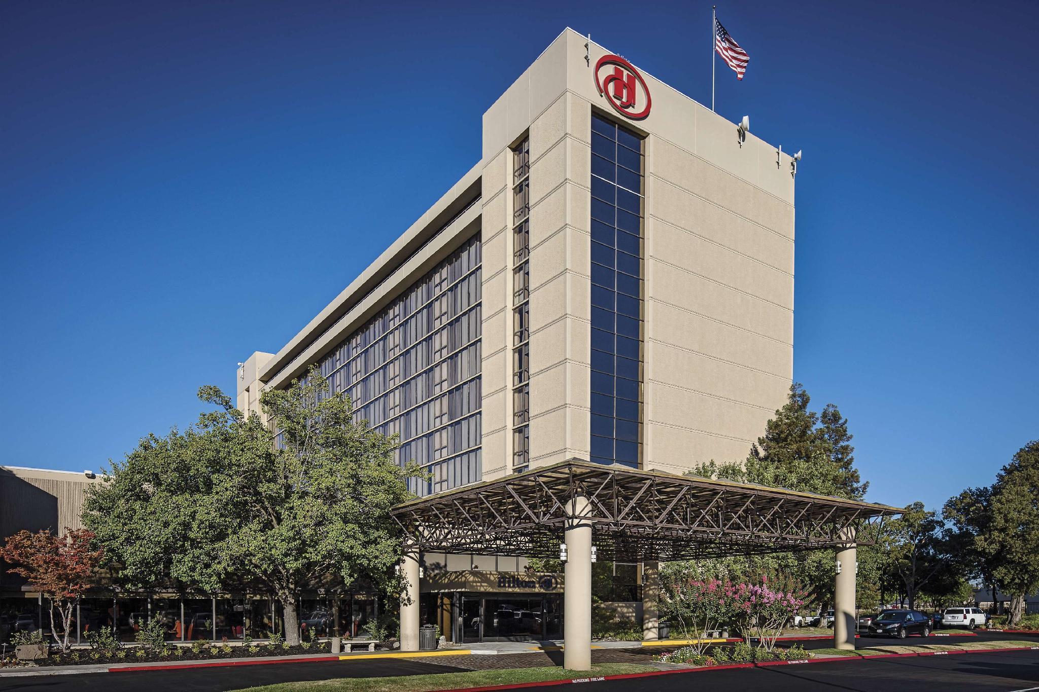 Hilton Sacramento Arden West Hotel Екстериор снимка