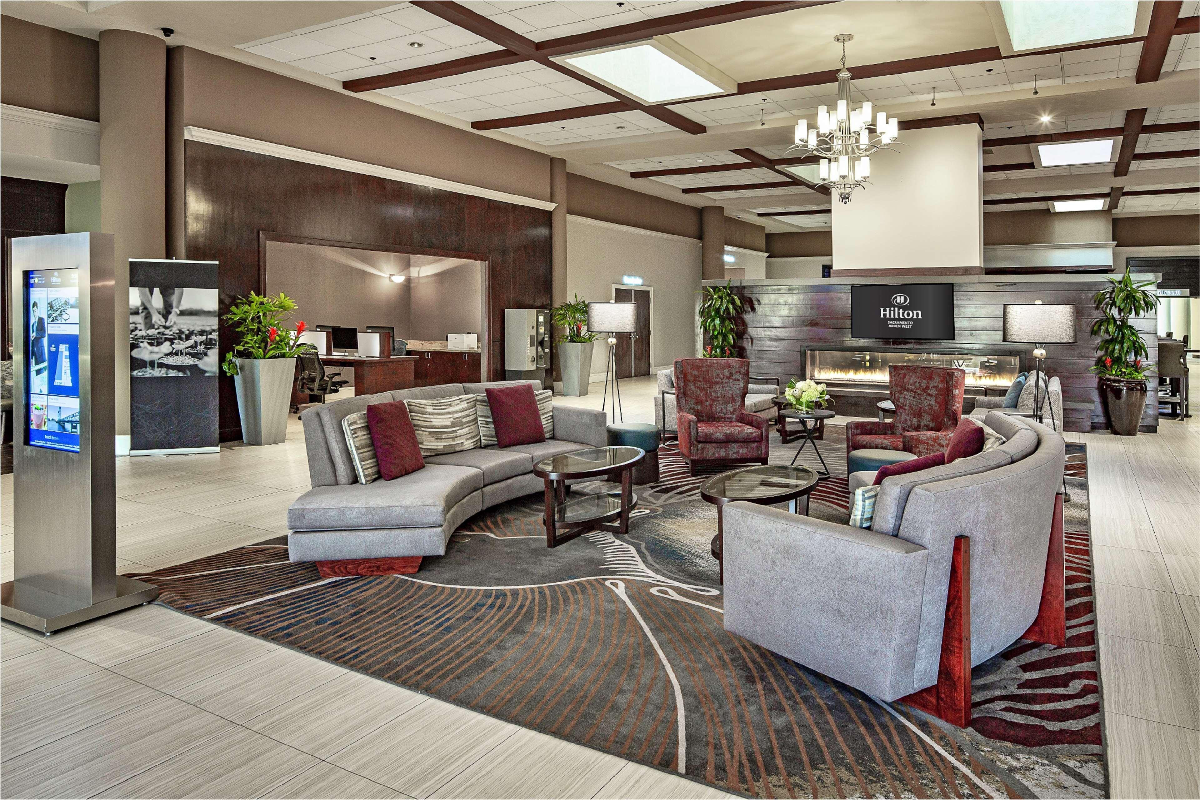 Hilton Sacramento Arden West Hotel Екстериор снимка