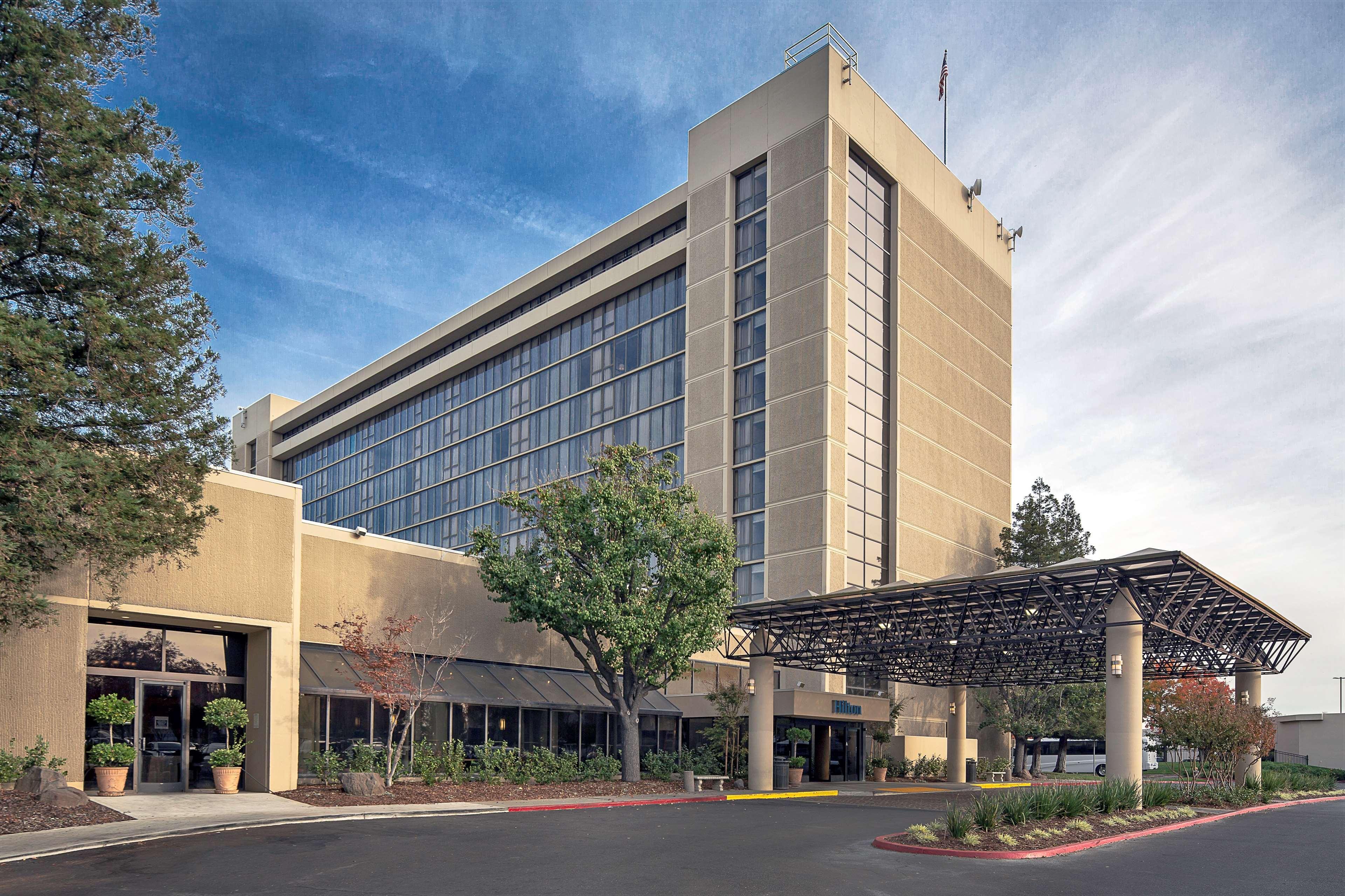 Hilton Sacramento Arden West Hotel Екстериор снимка