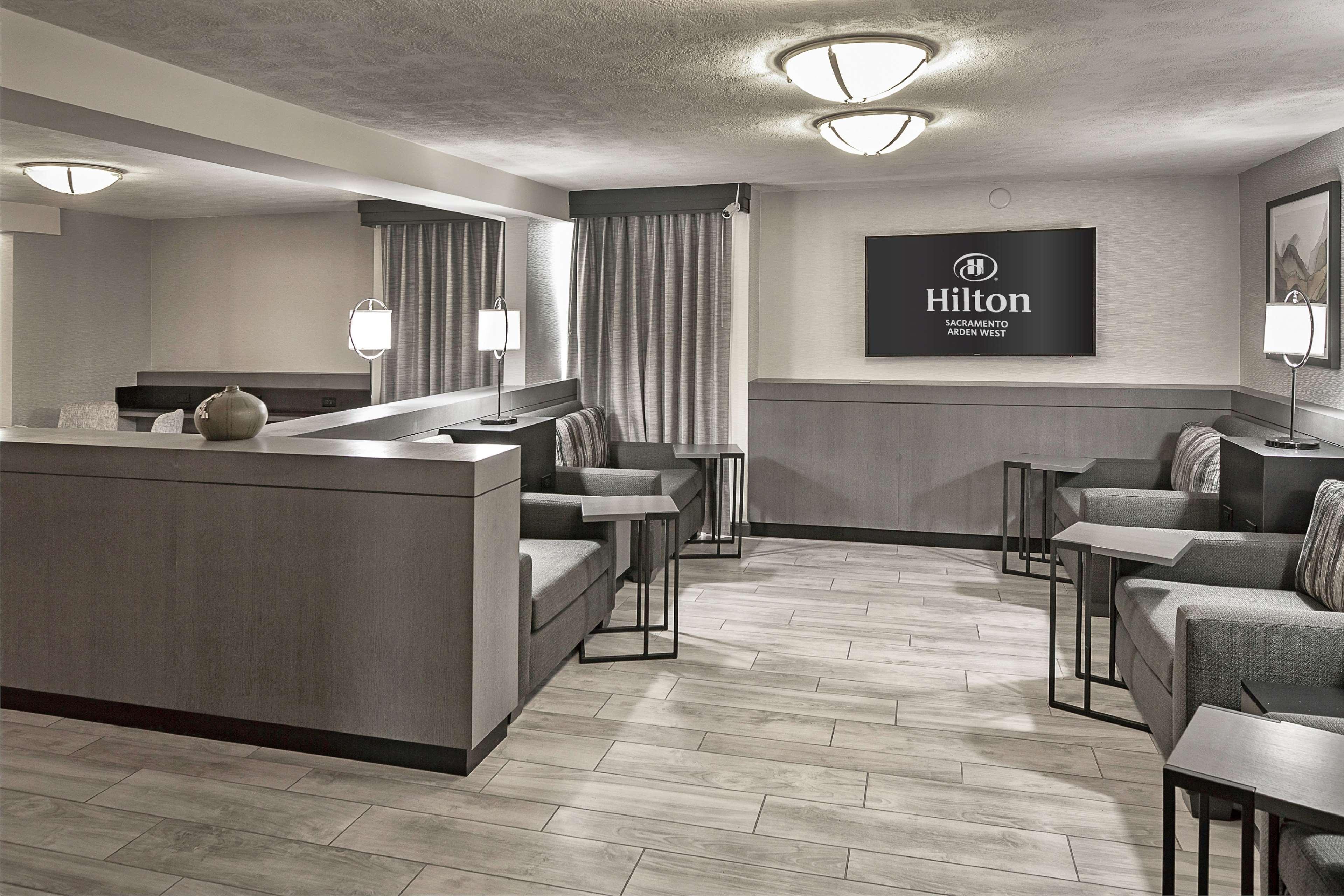 Hilton Sacramento Arden West Hotel Екстериор снимка