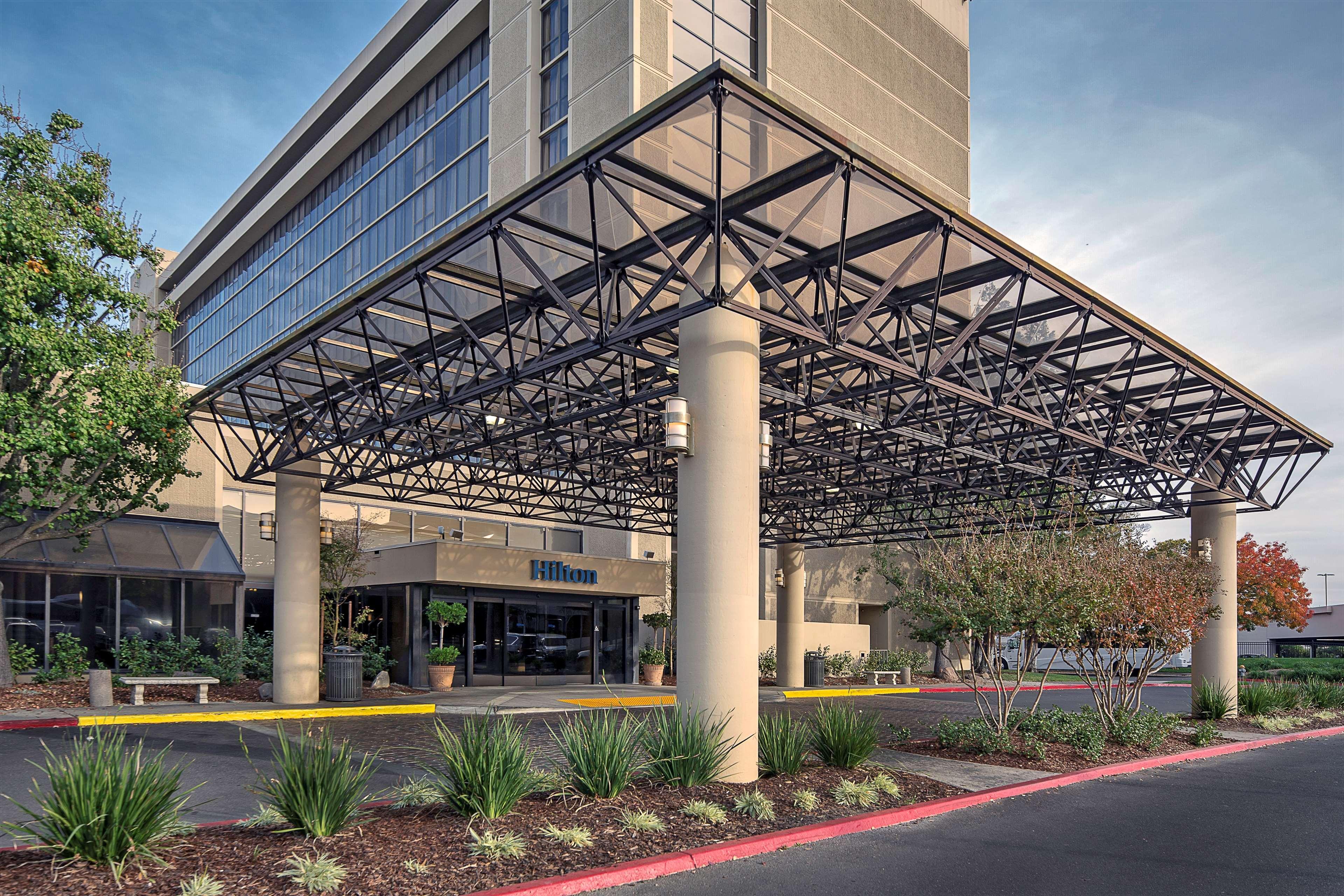 Hilton Sacramento Arden West Hotel Екстериор снимка