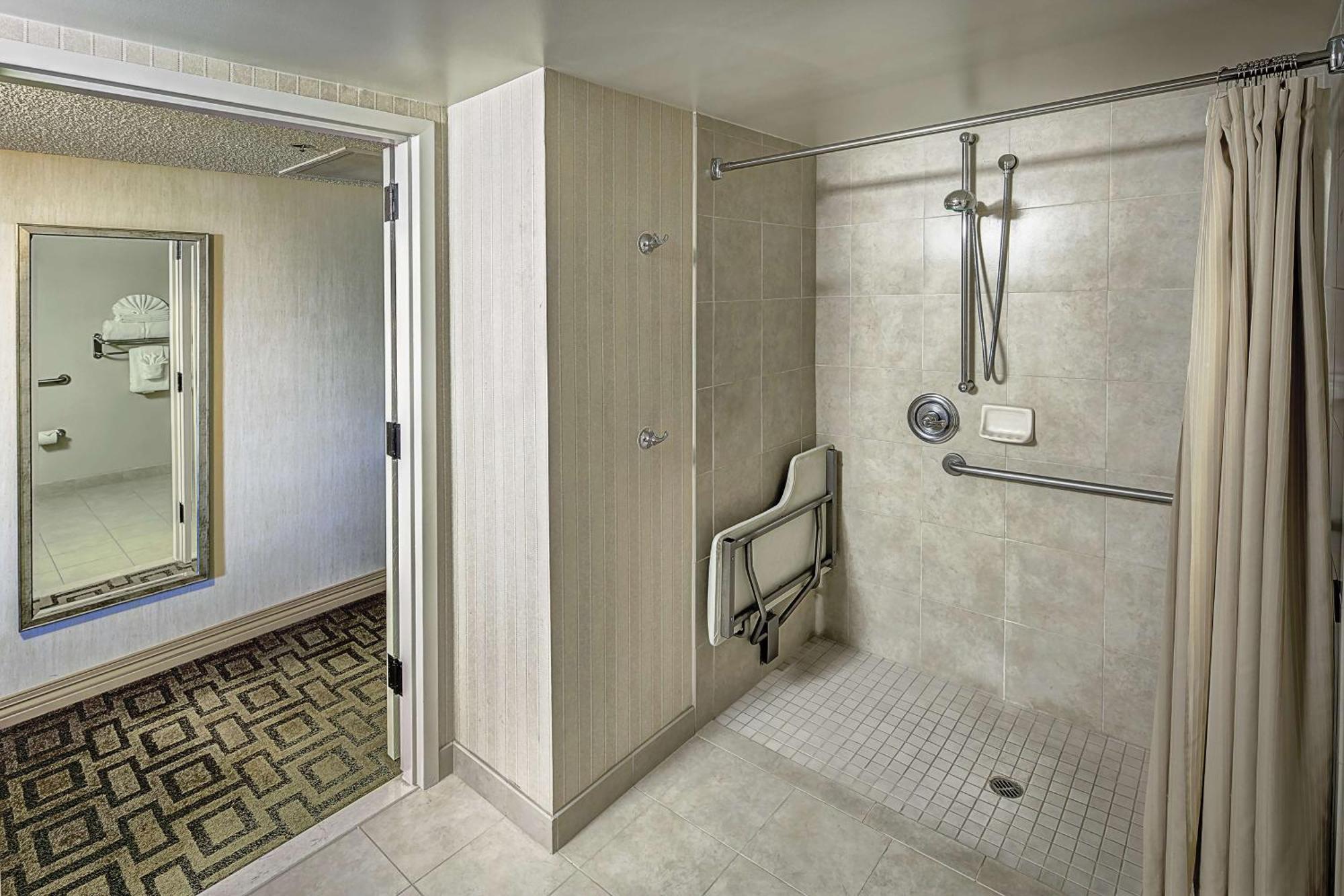 Hilton Sacramento Arden West Hotel Екстериор снимка