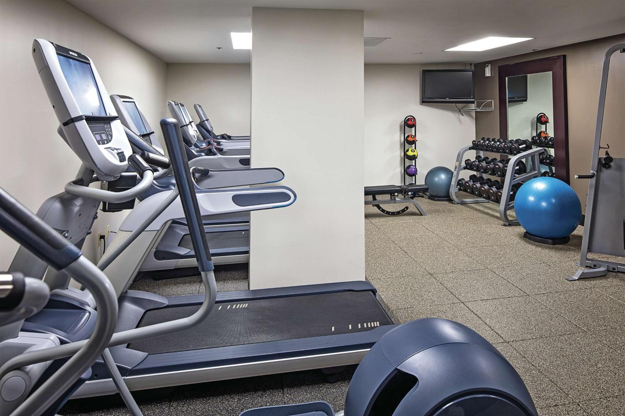 Hilton Sacramento Arden West Hotel Екстериор снимка