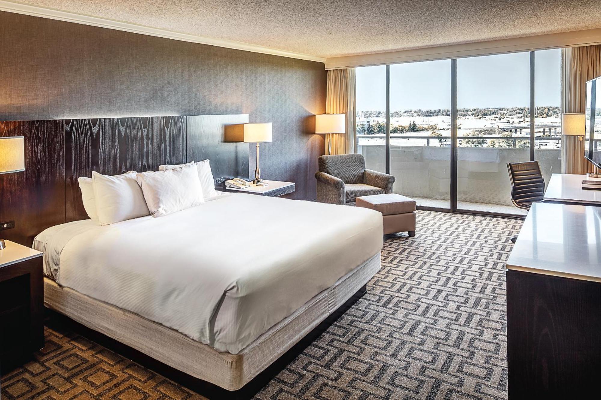 Hilton Sacramento Arden West Hotel Екстериор снимка