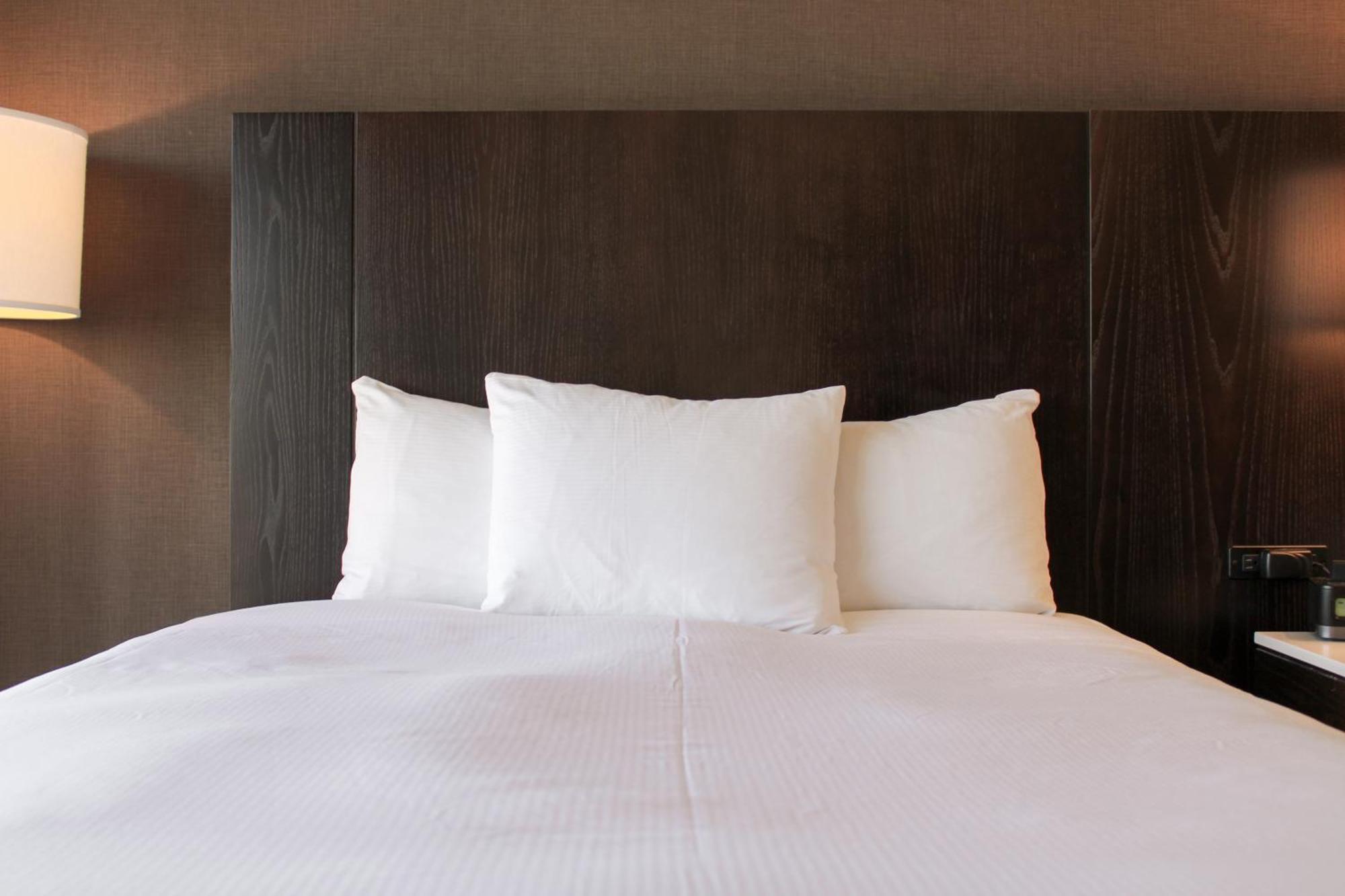 Hilton Sacramento Arden West Hotel Екстериор снимка