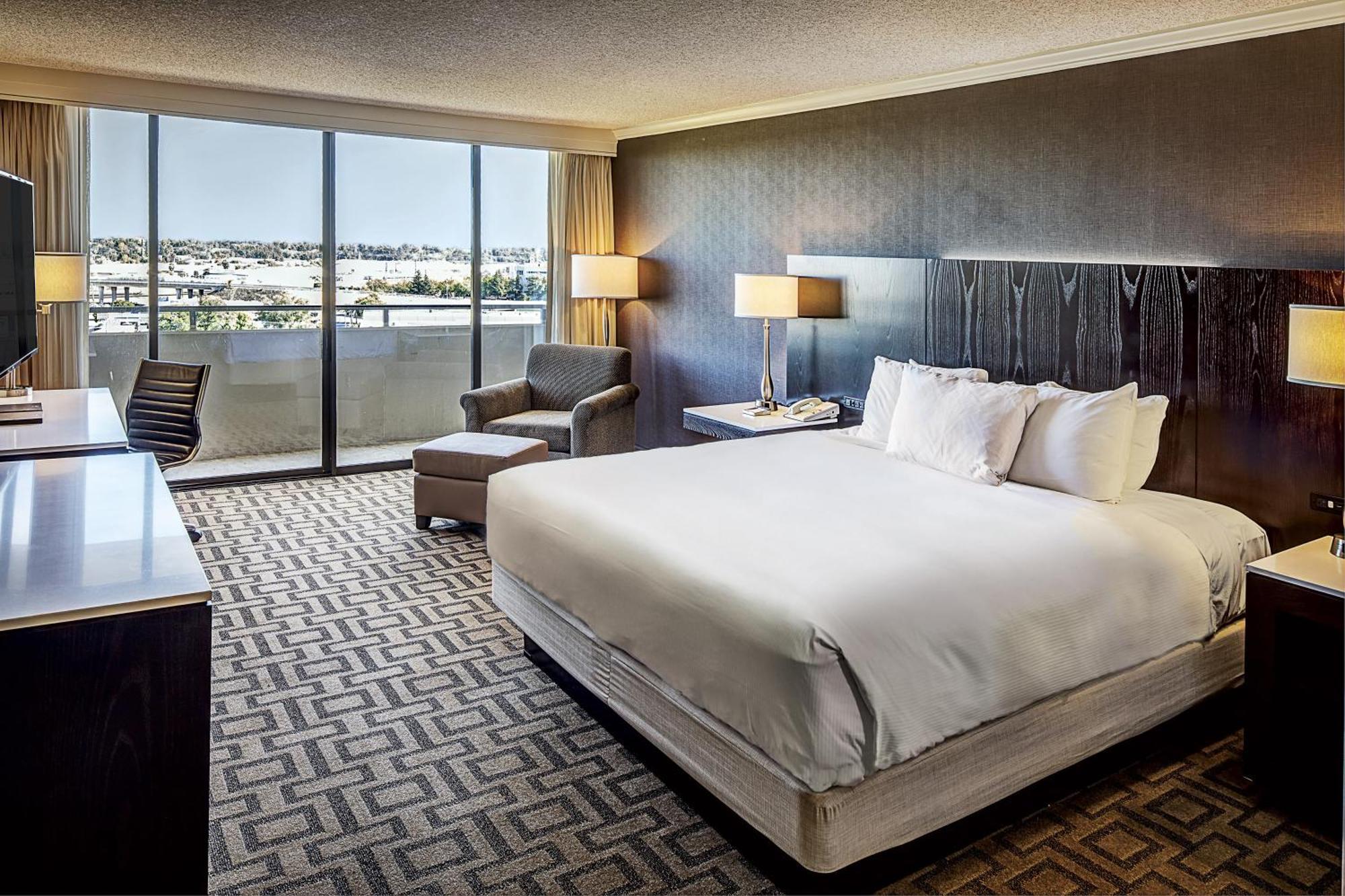 Hilton Sacramento Arden West Hotel Екстериор снимка