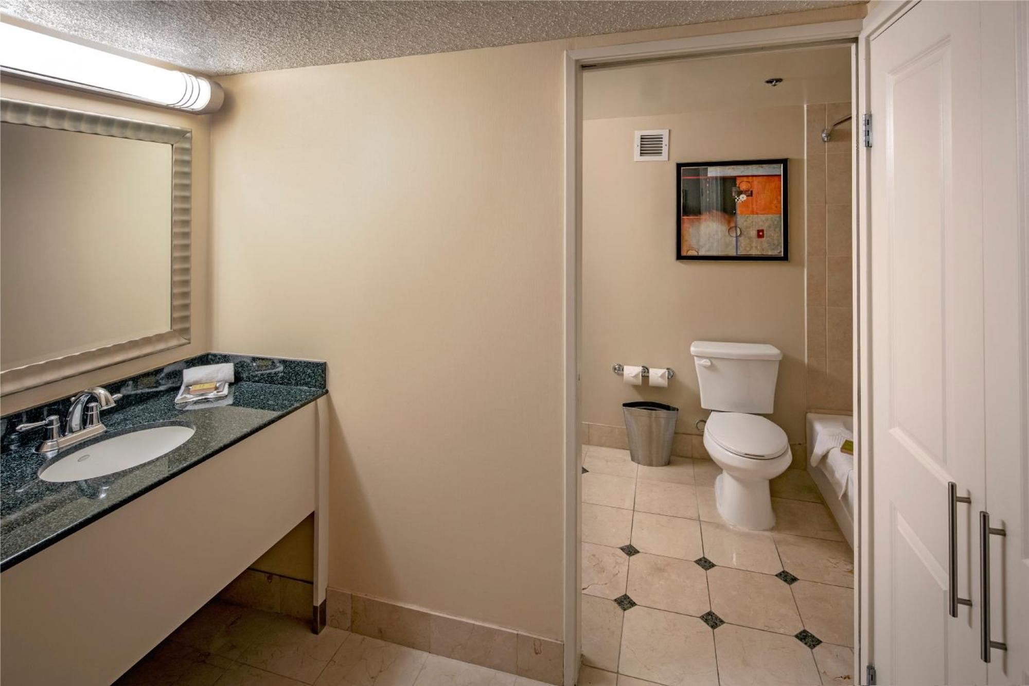 Hilton Sacramento Arden West Hotel Екстериор снимка