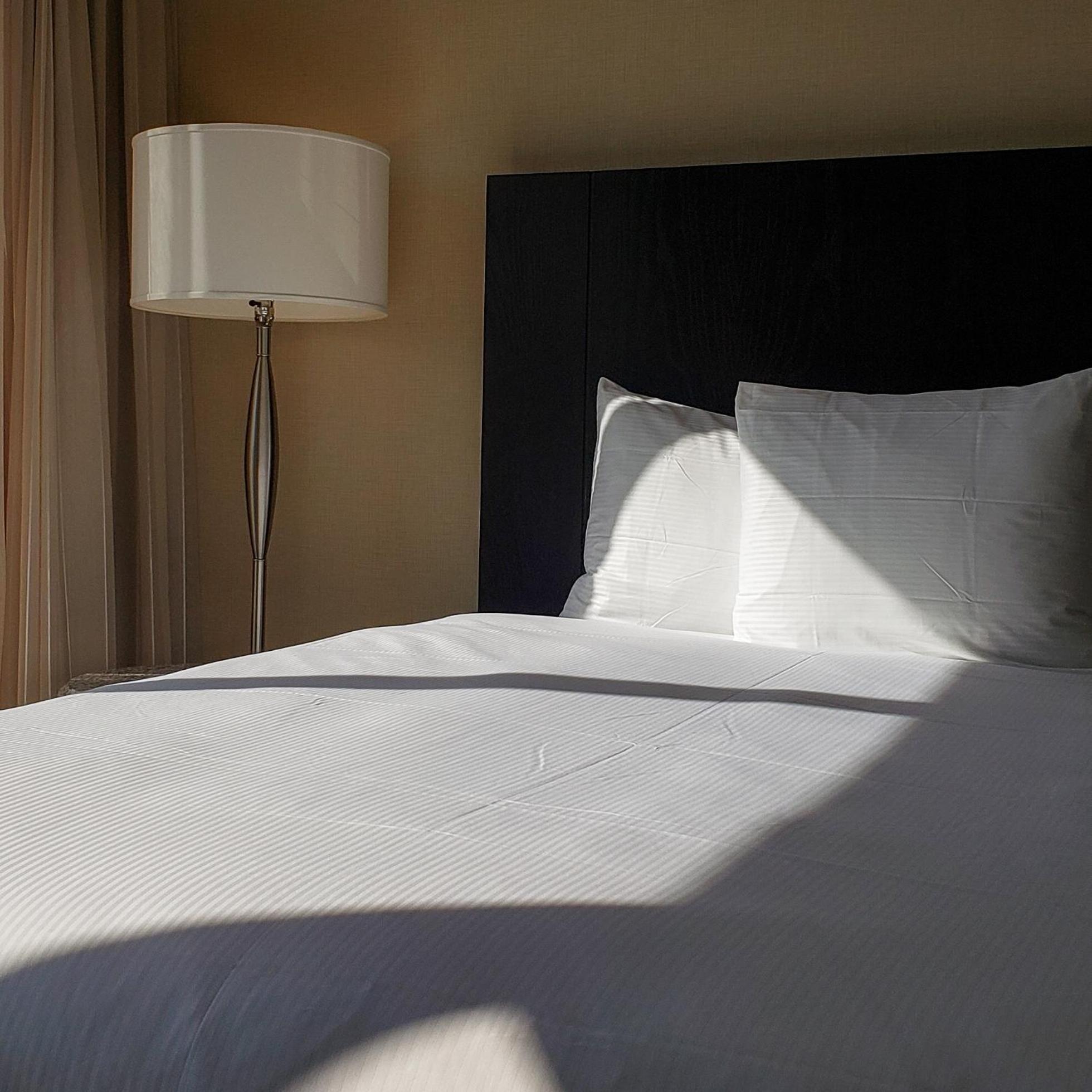 Hilton Sacramento Arden West Hotel Екстериор снимка